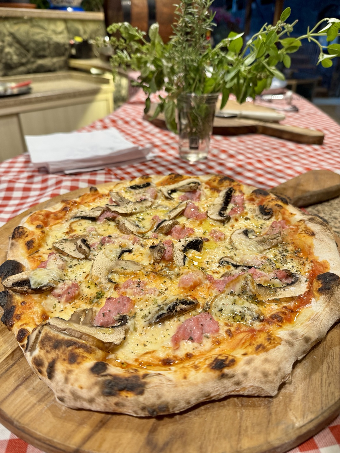 Pizza artesanal com cogumelos